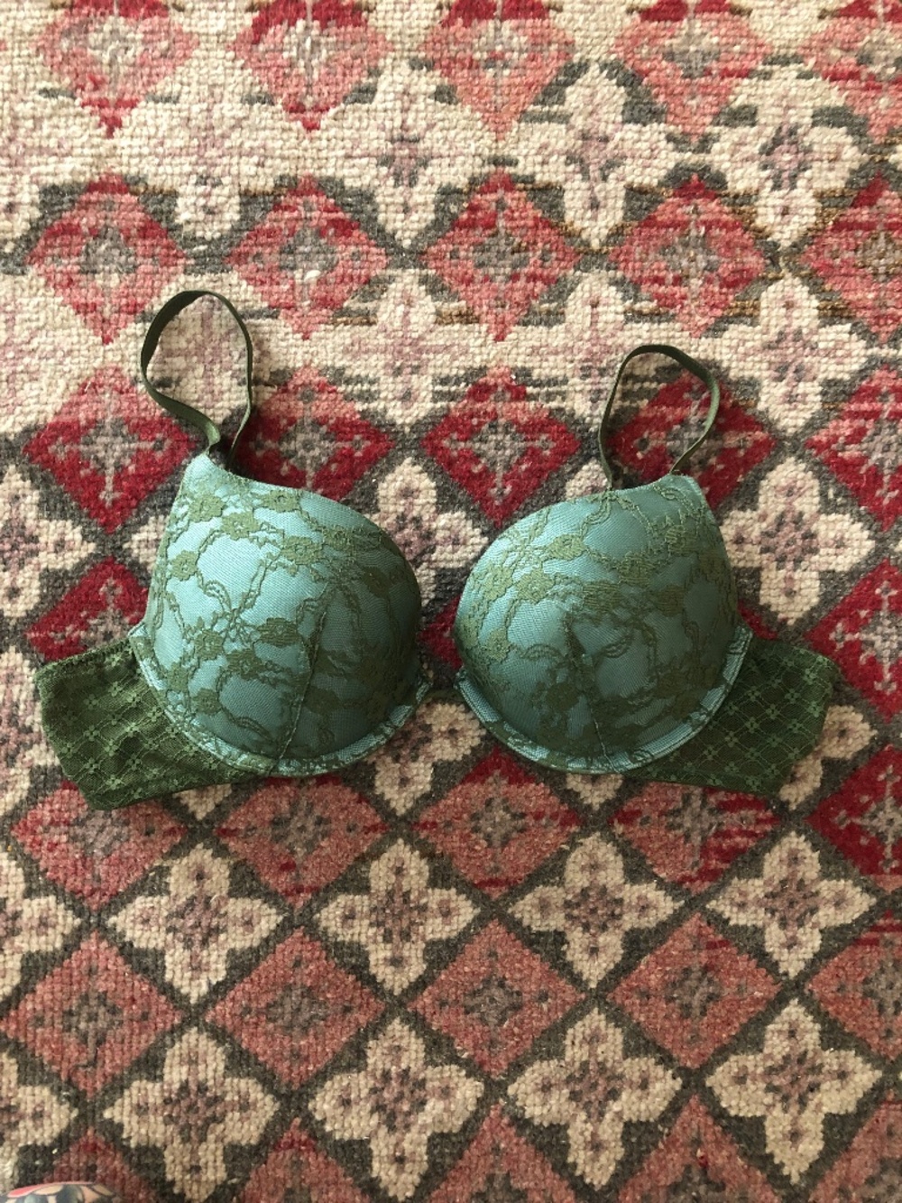 Victoria’s Secret Push Up Bra Olive Green Lace 34C
